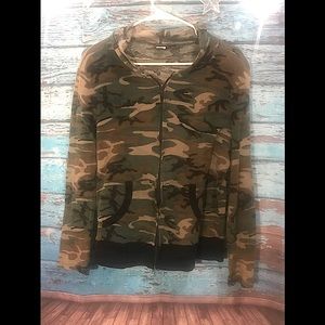 ⚜️’JULIE’S CLOSET’ CAMOUFLAGE ZIP UP HOODIE⚜️
